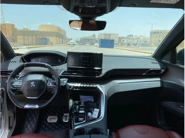Car image 15