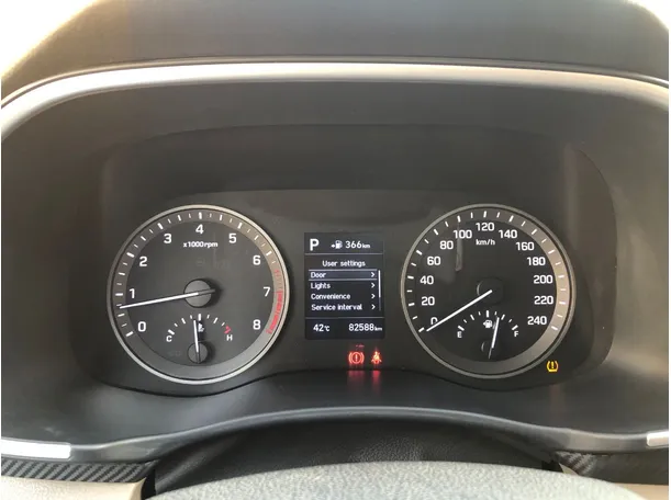 Car image 18
