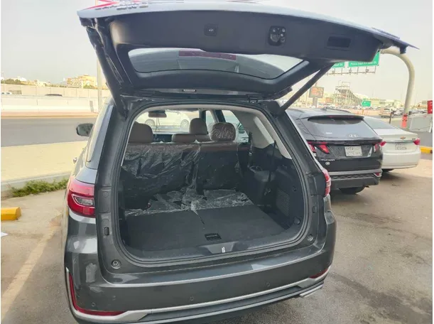 Car image 28