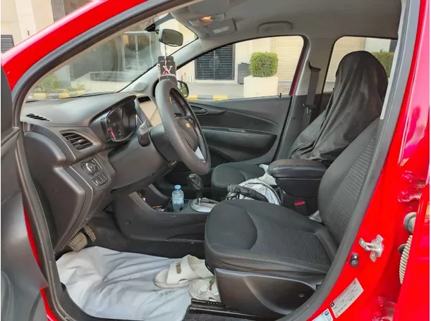 Car image 13