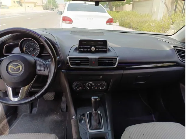 Car image 17