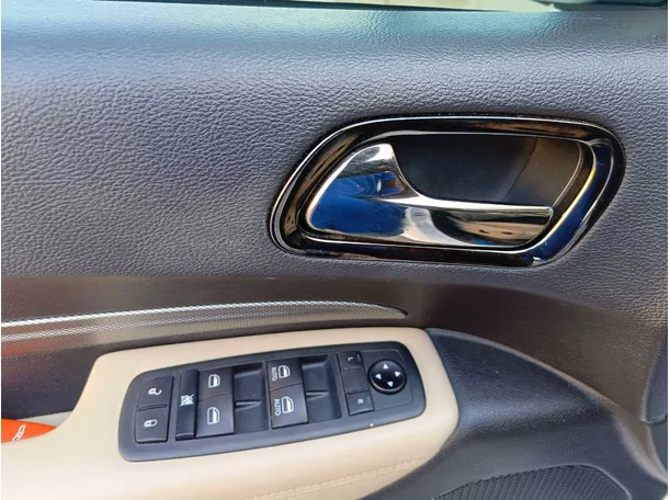 Car image 32