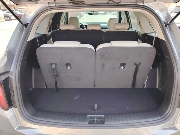 Car image 25