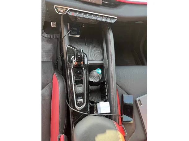 Car image 14