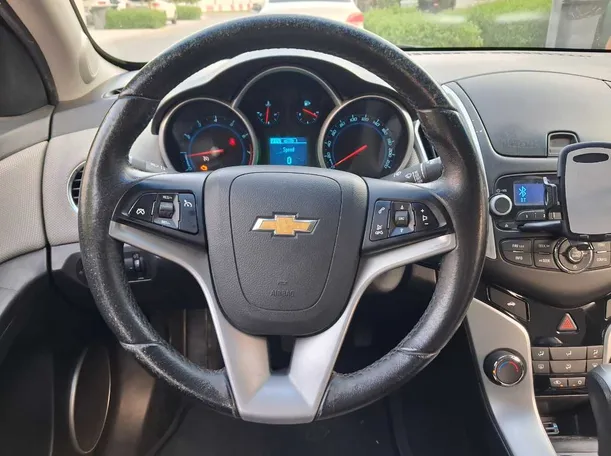 Car image 14