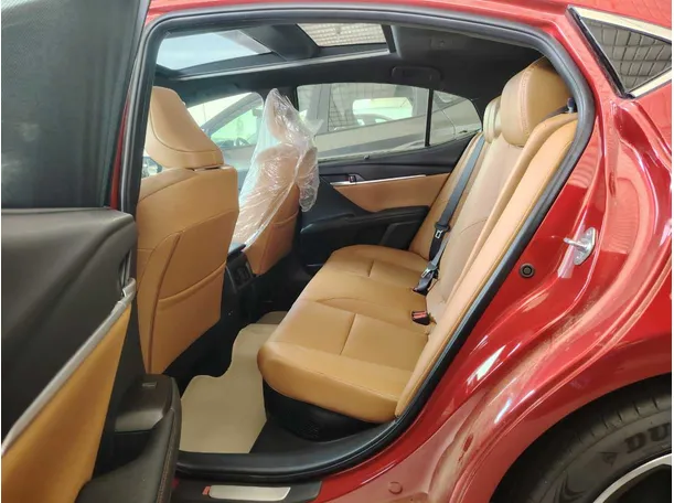 Car image 21