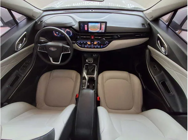 Car image 13