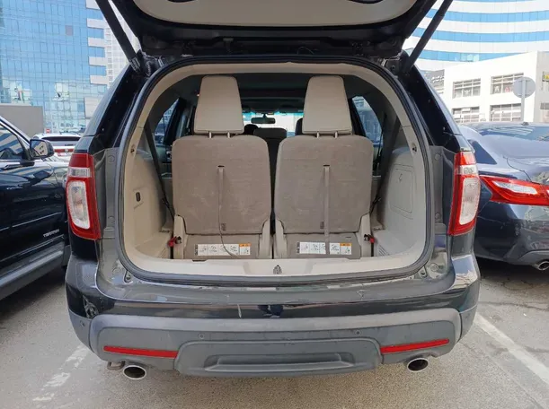 Car image 20