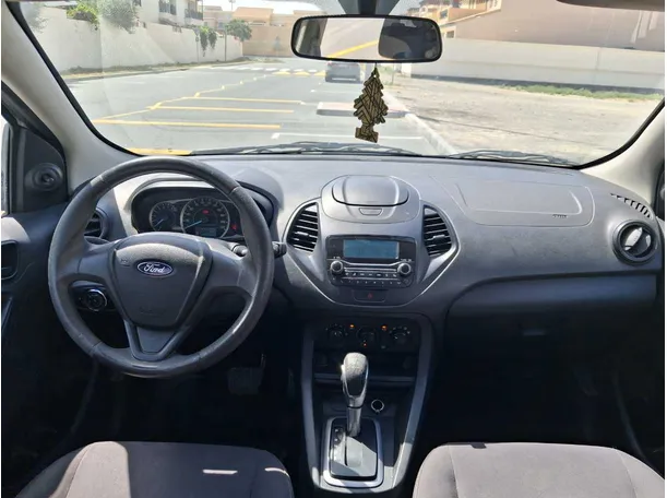 Car image 15