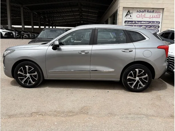 Car image 6