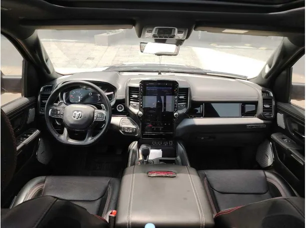 Car image 18