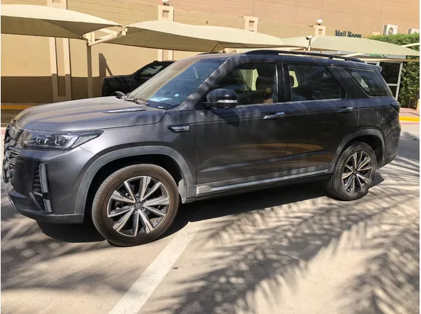 Car image 8