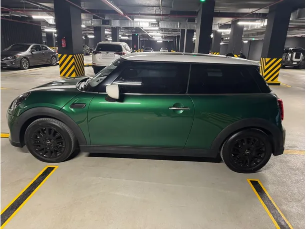 Car image 8