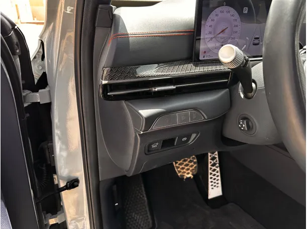 Car image 29