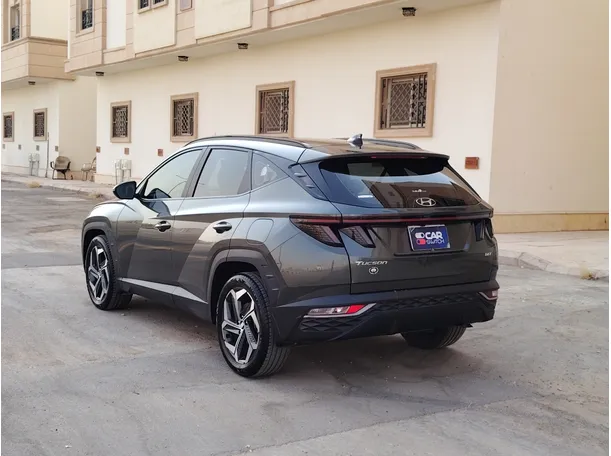 Car image 7