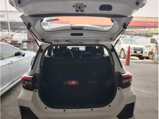 Car image 26