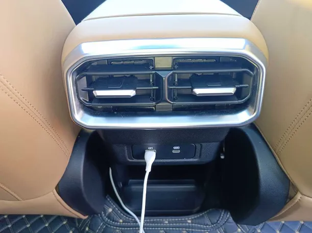 Car image 42
