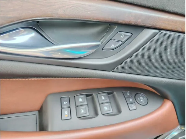 Car image 35