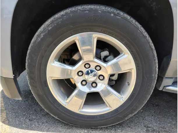 Car image 10