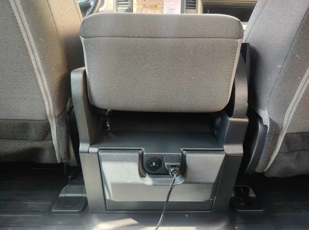 Car image 23