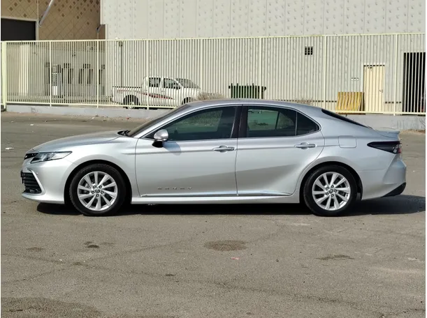 Car image 8