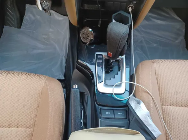 Car image 14