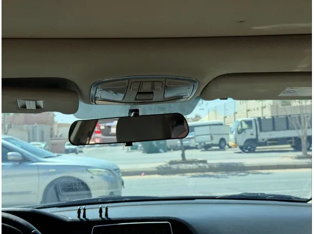 Car image 24