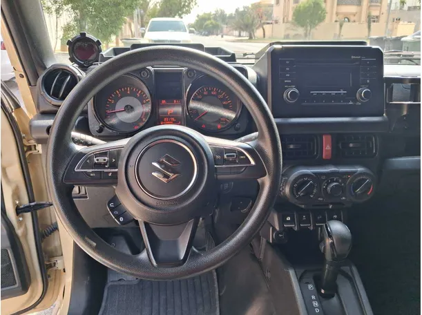 Car image 26
