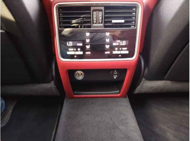 Car image 24