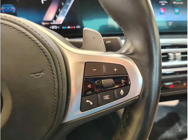 Car image 33