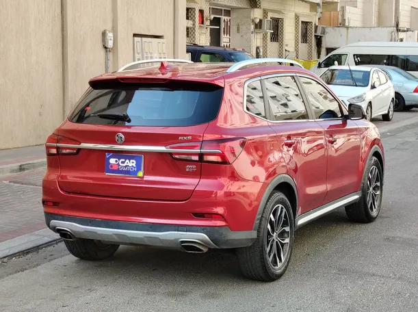 Car image 4