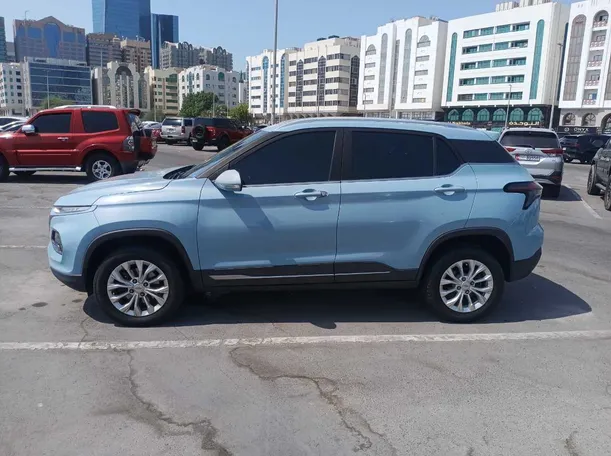 Car image 4
