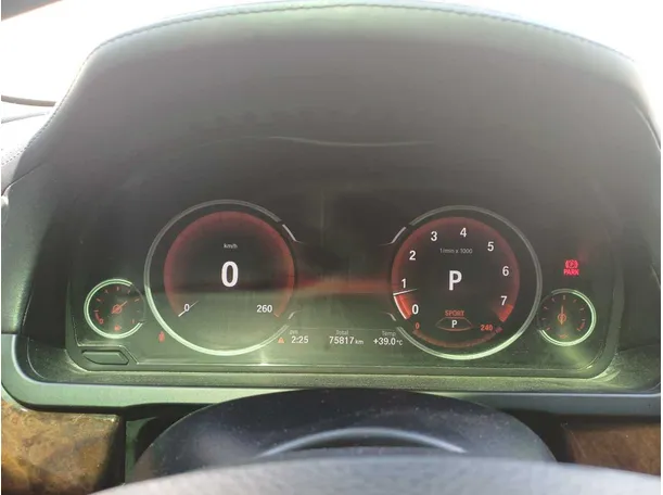 Car image 25