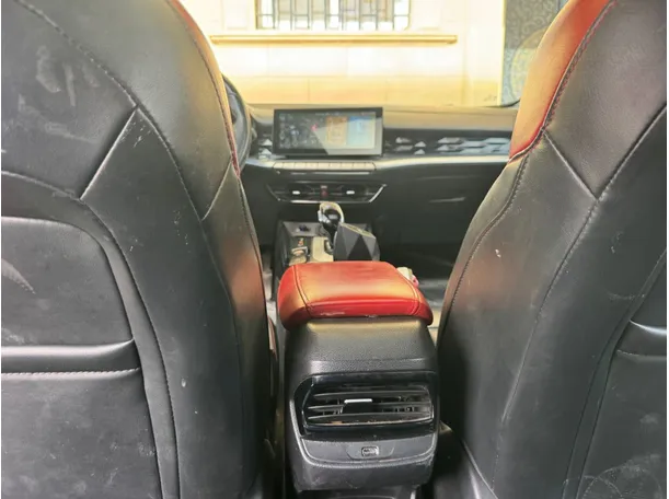 Car image 20