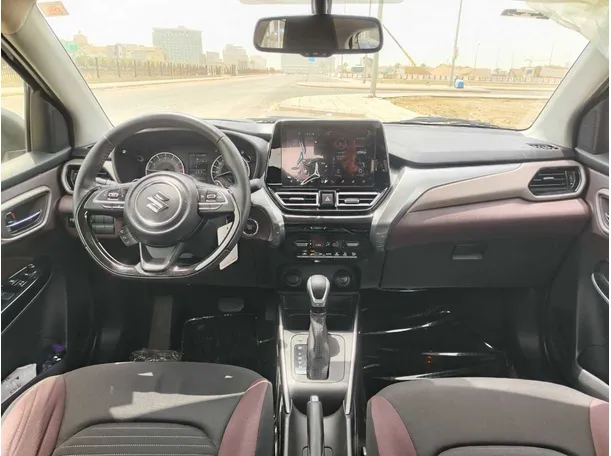 Car image 17