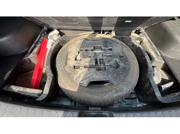 Car image 27