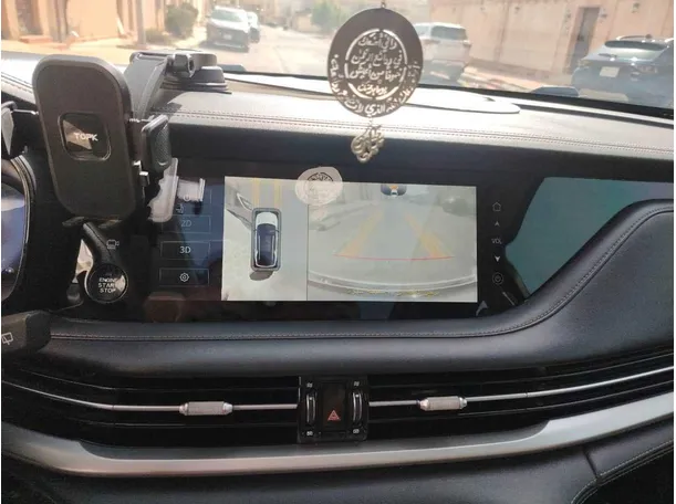 Car image 23