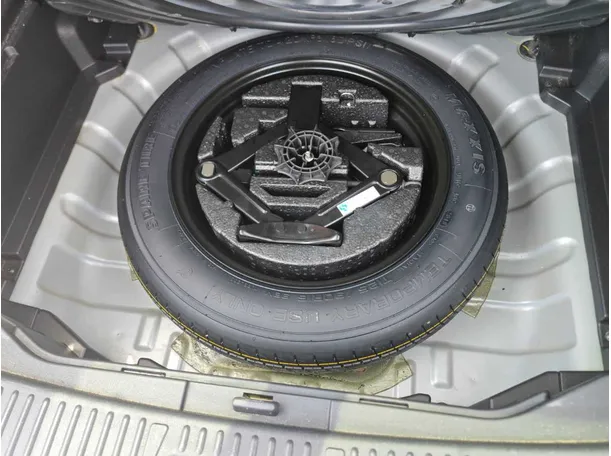 Car image 21