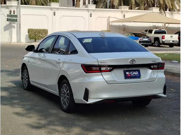 Car image 7