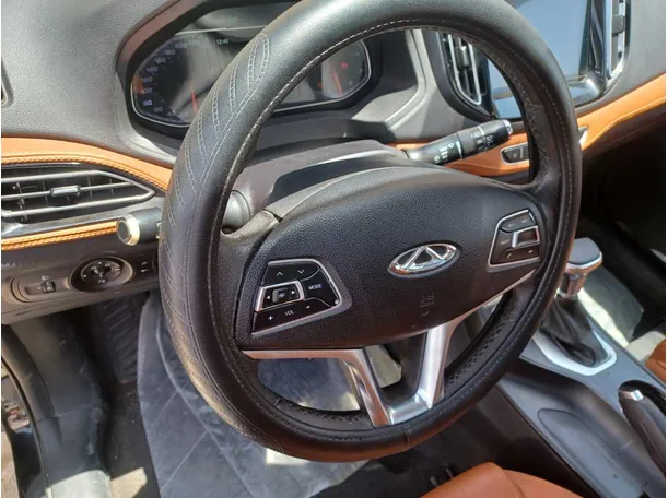 Car image 19