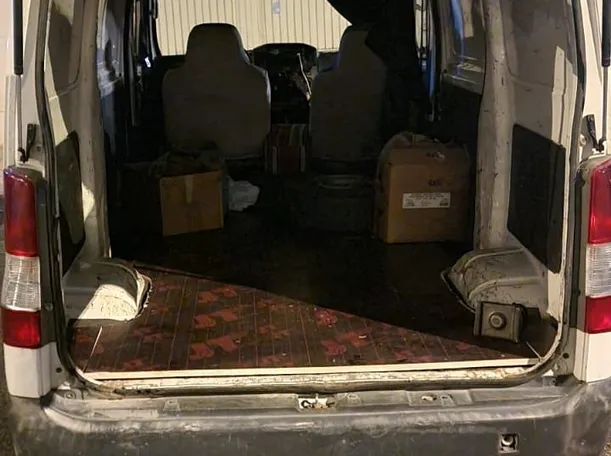 Car image 7