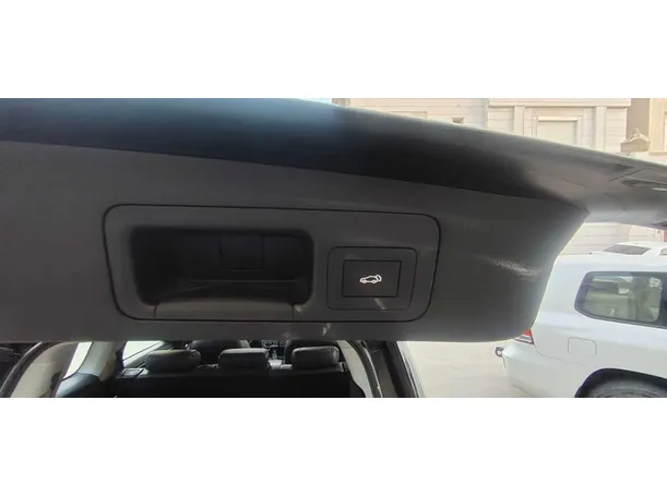 Car image 31