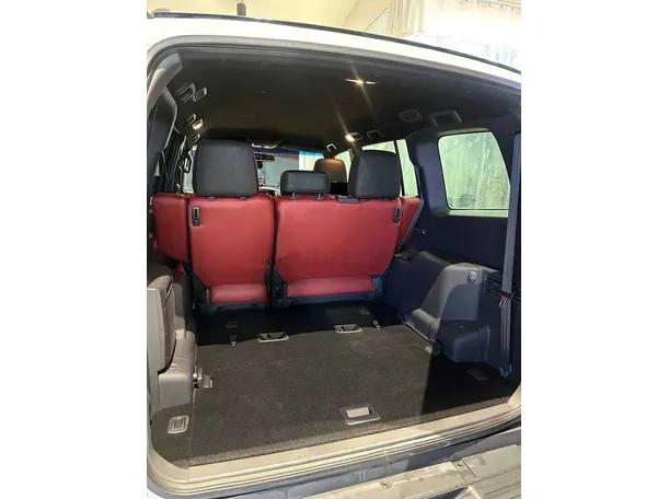 Car image 29