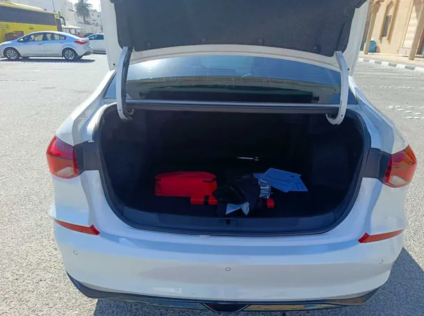 Car image 29