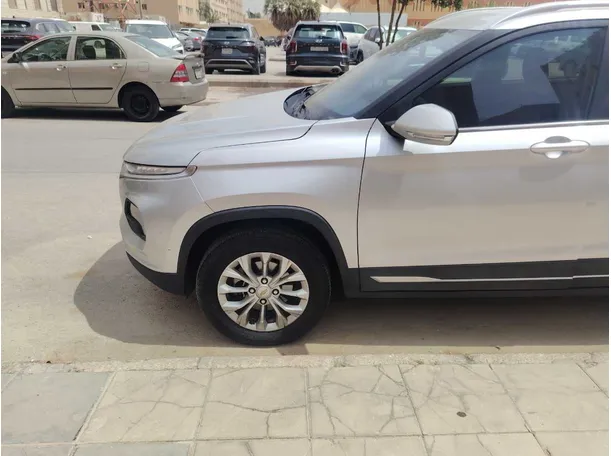 Car image 10