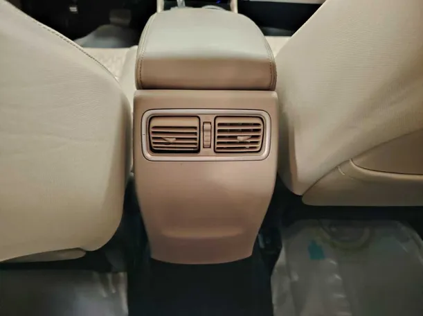 Car image 31
