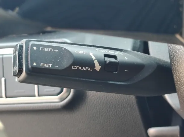 Car image 33