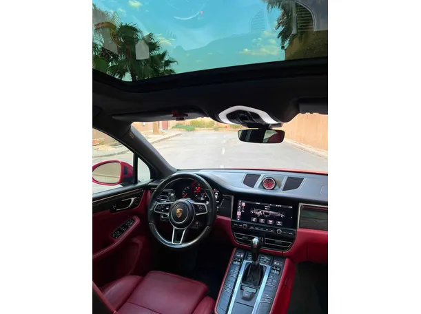 Car image 24