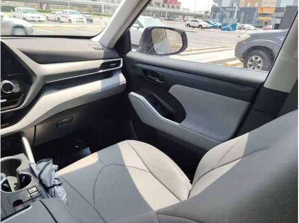 Car image 32