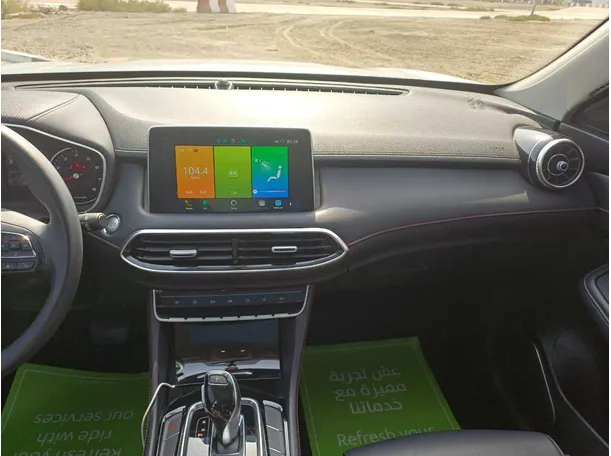 Car image 16